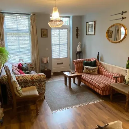 Quirky Town Centre Apartment With River Terrace Macclesfield Exterior photo