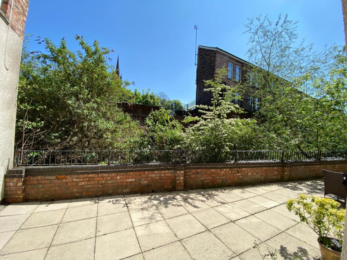 Quirky Town Centre With River Terrace Apartment Macclesfield
