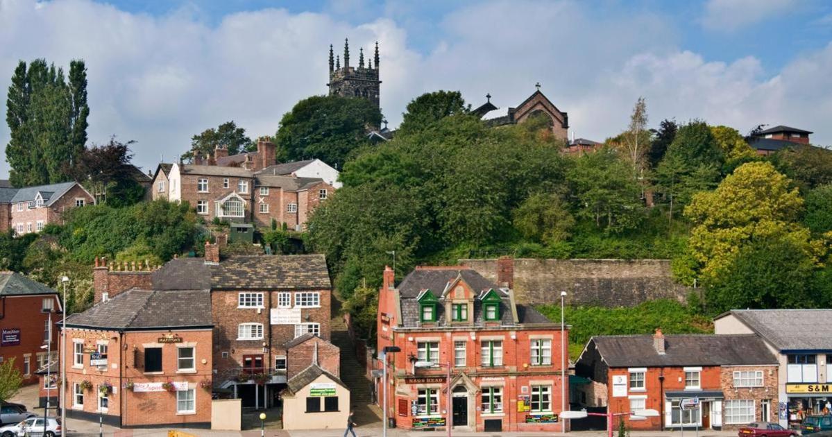Quirky Town Centre With River Terrace Apartment Macclesfield